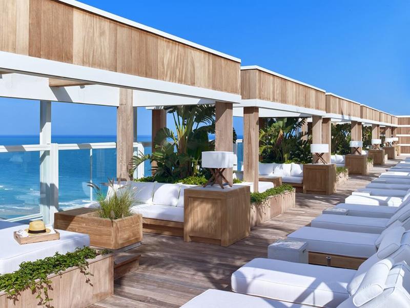 1 Отель South Beach открывается в Майами