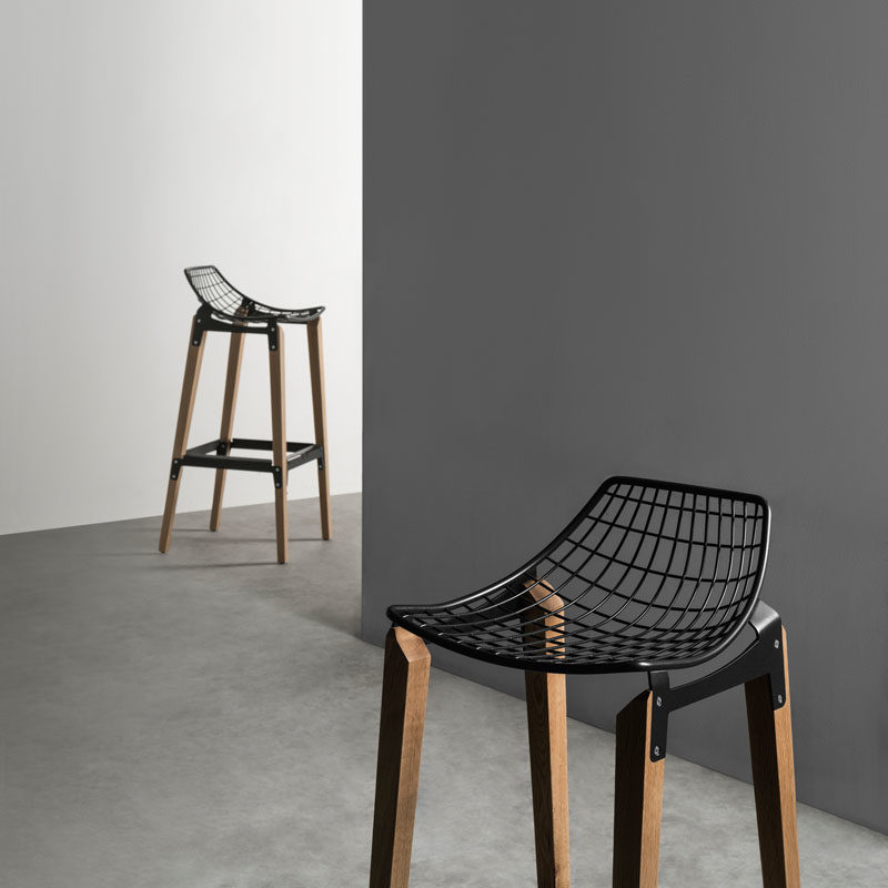 Обладатель премии в области дизайна - барный стул из карбона от Homel Design Furniture #ADesignAward