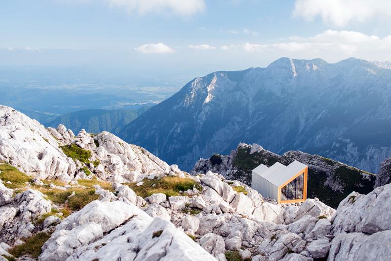 Альпийский приют Скута отекторов архитекторов OFIS и AKT II 