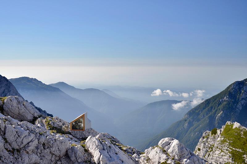 Альпийский приют Скута отекторов архитекторов OFIS и AKT II 