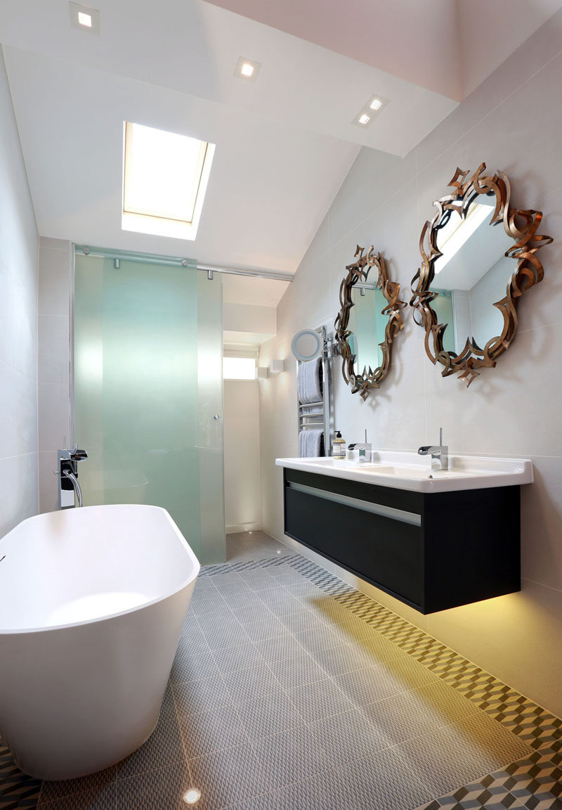 5 идей зеркал для ванной для двойного умывальника // Уникальные и художественные зеркала могут стать функциональным и креативным элементом дизайна в вашей ванной комнате.