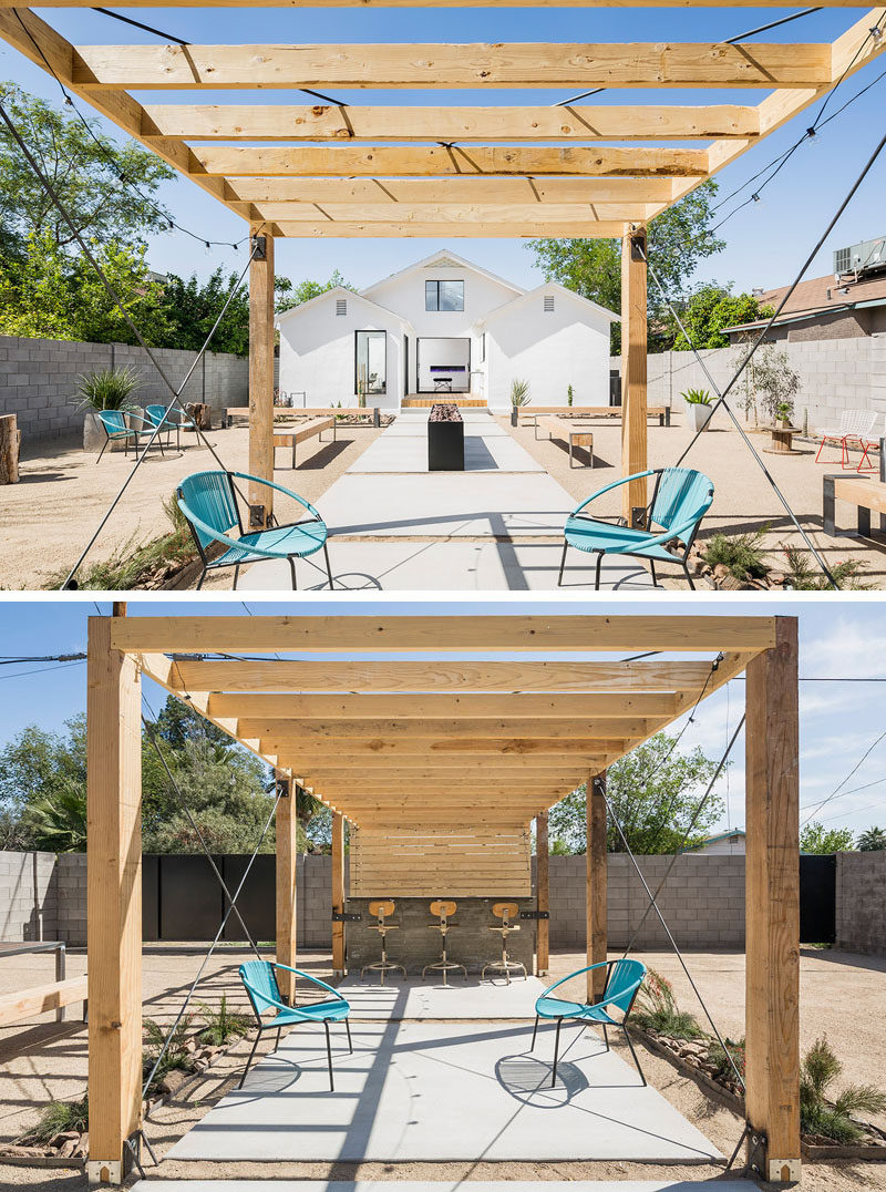 Идеи ландшафтного дизайна - 11 задних дворов, созданных для развлечений | На этом большом заднем дворе есть множество вариантов сидения, а также бар под беседкой, чтобы создать идеальный двор для развлечений.
