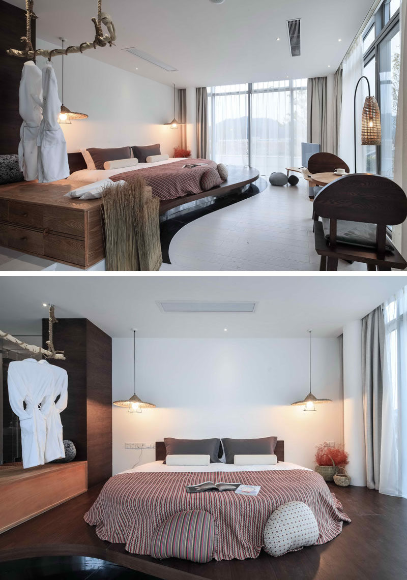 Идеи дизайна гостиничных номеров для использования в собственной спальне // Поставьте кровать на платформу, чтобы выделить ее в комнате.