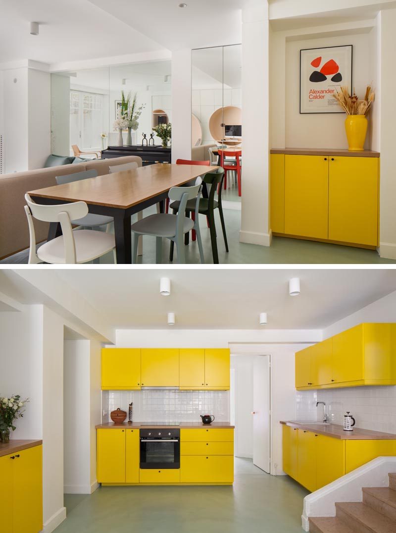 В этой современной квартире были использованы смелые цвета, чтобы компенсировать недостаток света в квартире, например, ярко-желтый, который используется в обеденной зоне и на кухне. #YellowKitchenCabinets #YellowCabinetry