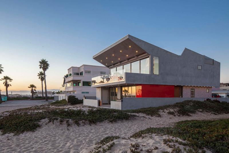 Серебряный пляжный домик от Роберта Керра Архитектура