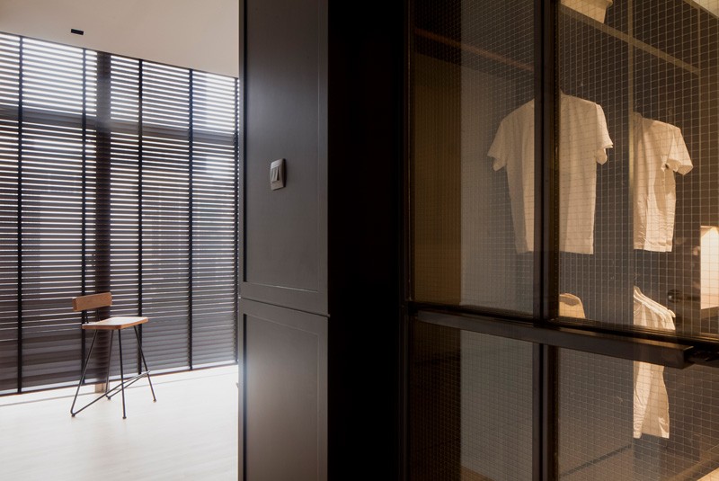 Современная квартира с гардеробной. #WalkInCloset #ModernApartment #InteriorDesign #ClosetDesign