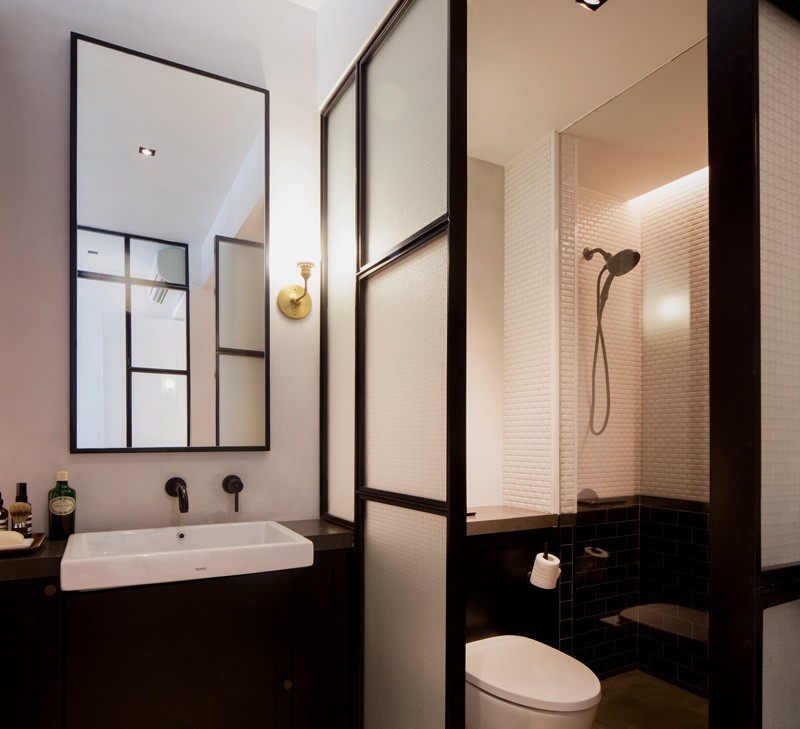 Современная черно-белая ванная комната. # Современная ванная # Черная плитка # Белая плитка # Черная и белая # Идеи для ванной