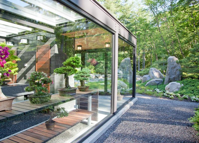 Стеклянный дом в саду от Flavin Architects и Zen Associates