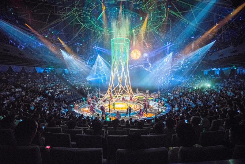 Архитекторы Stufish Entertainment спроектировали театр для шоу водной акробатики