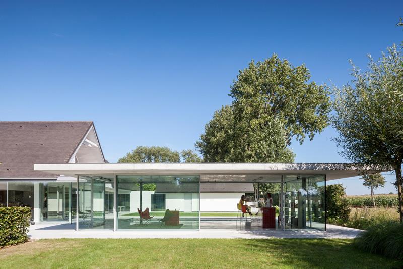 Дом с бассейном F20, автор: Ливен Дежегер 