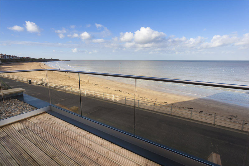 Дома на пляже Маргейт от Guy Hollaway Architects