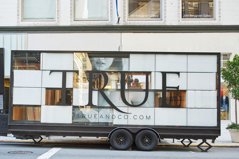 Примерка грузовика для True & amp; Co., Рекомендовать архитекторами мобильных офисов и мастерской Spiegel Aihara 