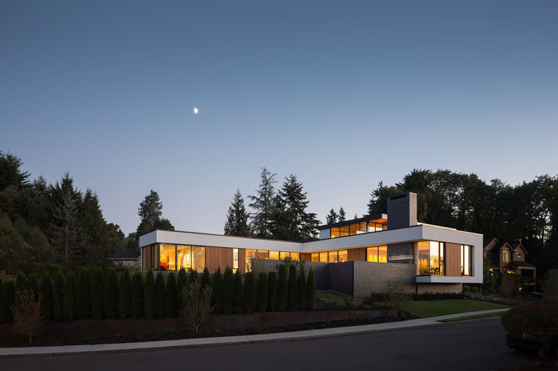Этот дом в Портленде, штат Орегон, сочетает в себе современную энергиюуру с высокопроизводительным экологичным дизайном. 