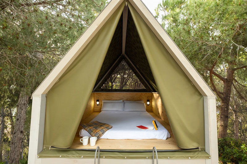 Архитекторы ERA разработали Pines Suite, современную интерпретацию коттеджа, которая также включает в себя элементы дизайна палатки и дома на дереве. # Дизайн # Архитектура # Кабина # Освещение # Палатка