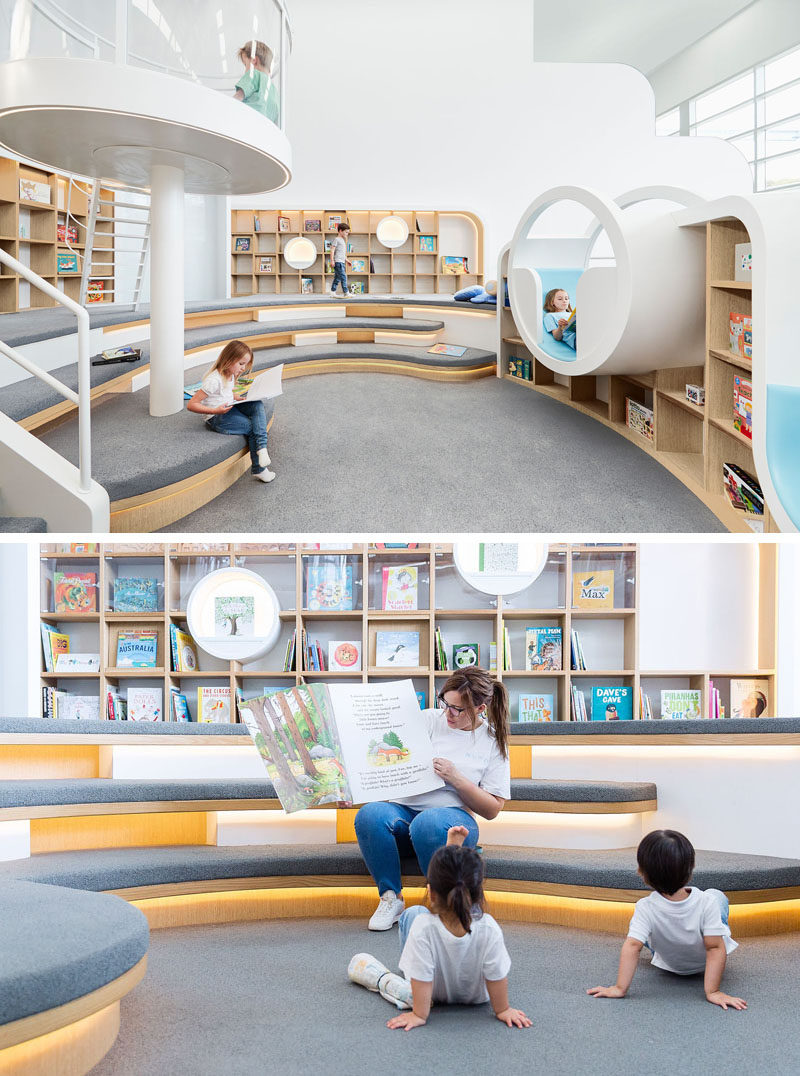 В этом тихом помещении детского игрового центра есть библиотека с книгами, где дети могут сидеть и читать сами или со взрослыми. Многоуровневые сидения и различные уголки для чтения создают уникальные пространства для чтения и рассказывания историй.