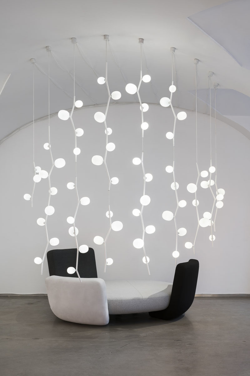 Дизайнер продуктов и мебели Люси Колдова создала коллекцию IVY, которая включает в себя множество современных светильников, вдохновленных одноименным растением. # Свет # СветДизайн # Подвесной свет # ЛюсиКолдова # Дизайн # Декор