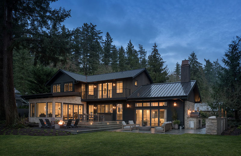 Dana Webber Design Group вместе с Mindy Gayer Design завершили строительство нового фермерского дома на острове Бейнбридж в штате Вашингтон. # Модерн # Фермерский дом # Архитектура