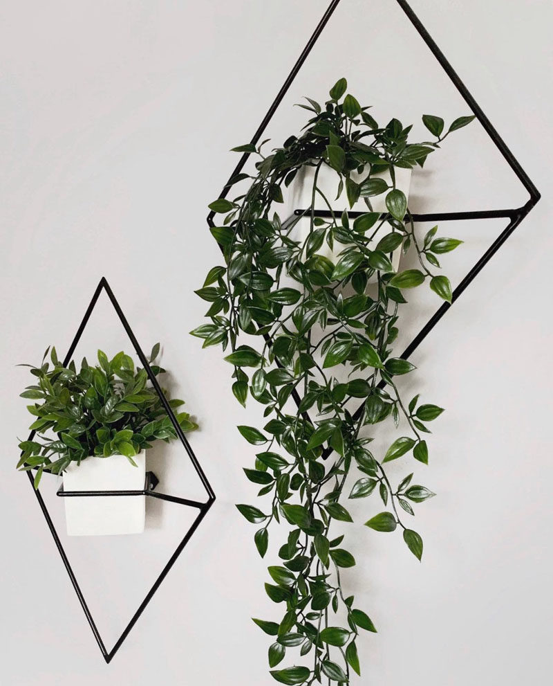 Идеи декора - Village Craft Co. создала «Jasper», современную вазон для цветов, сочетающую в себе минималистский дизайн с геометрическими формами. #ModernPlanter #WallPlanter #ModernHomeDecor #DecorIdeas