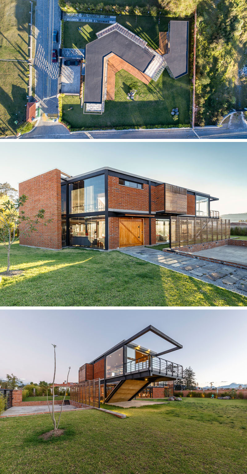  Архитектурная фирма Estudio A0 спроектировала дом из кирпича, стекла и стали в Санголки, Эквадор, в котором есть два павильона: один для клиента, другой - для его родителей. #ModernArchitecture #ModernHouse 