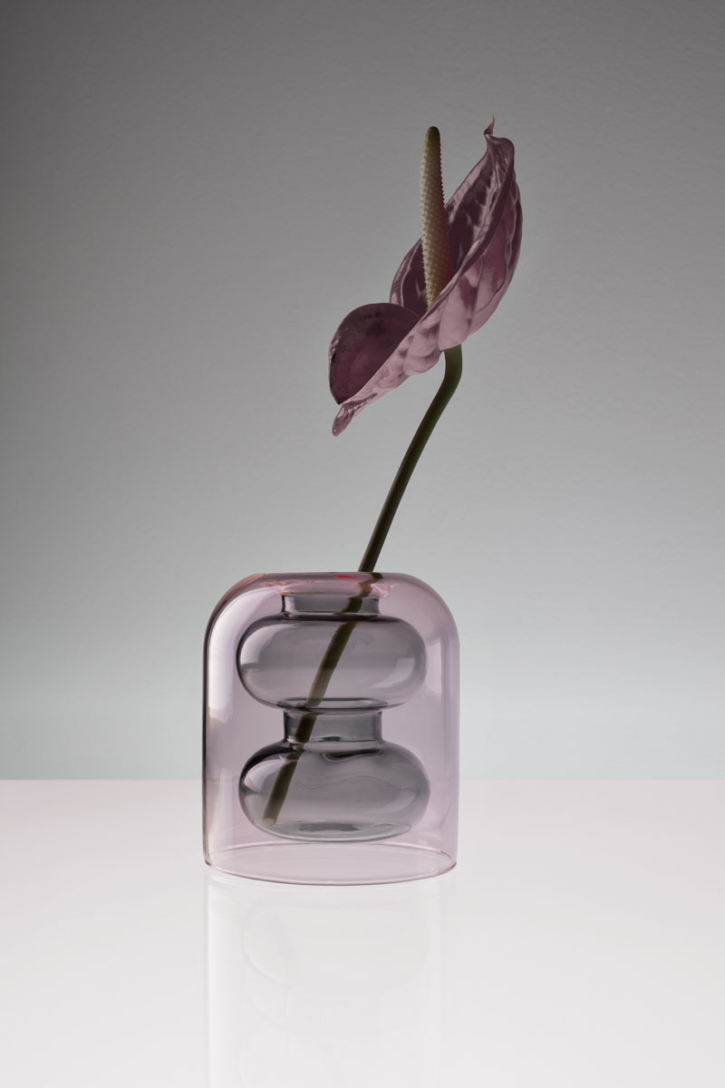 Том Диксон разработал серию из трех современных стеклянных ваз как часть своей коллекции Bump. # Стекловаза # СовременныйДомашний декор # Домашний декор