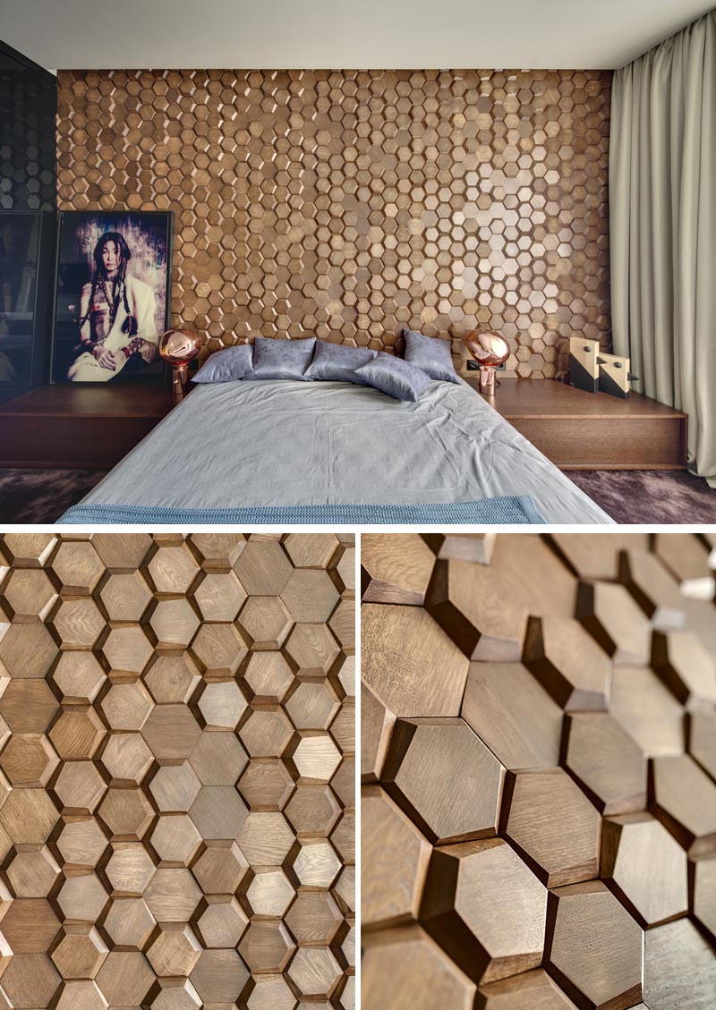 Эта современная спальня имеет привлекательную акцентную стену из трехмерной шестиугольной деревянной плитки в виде сот. # Деревянная плитка #WoodAccentWall # 3DAccentWall # Дизайн спальни # Дизайн интерьера