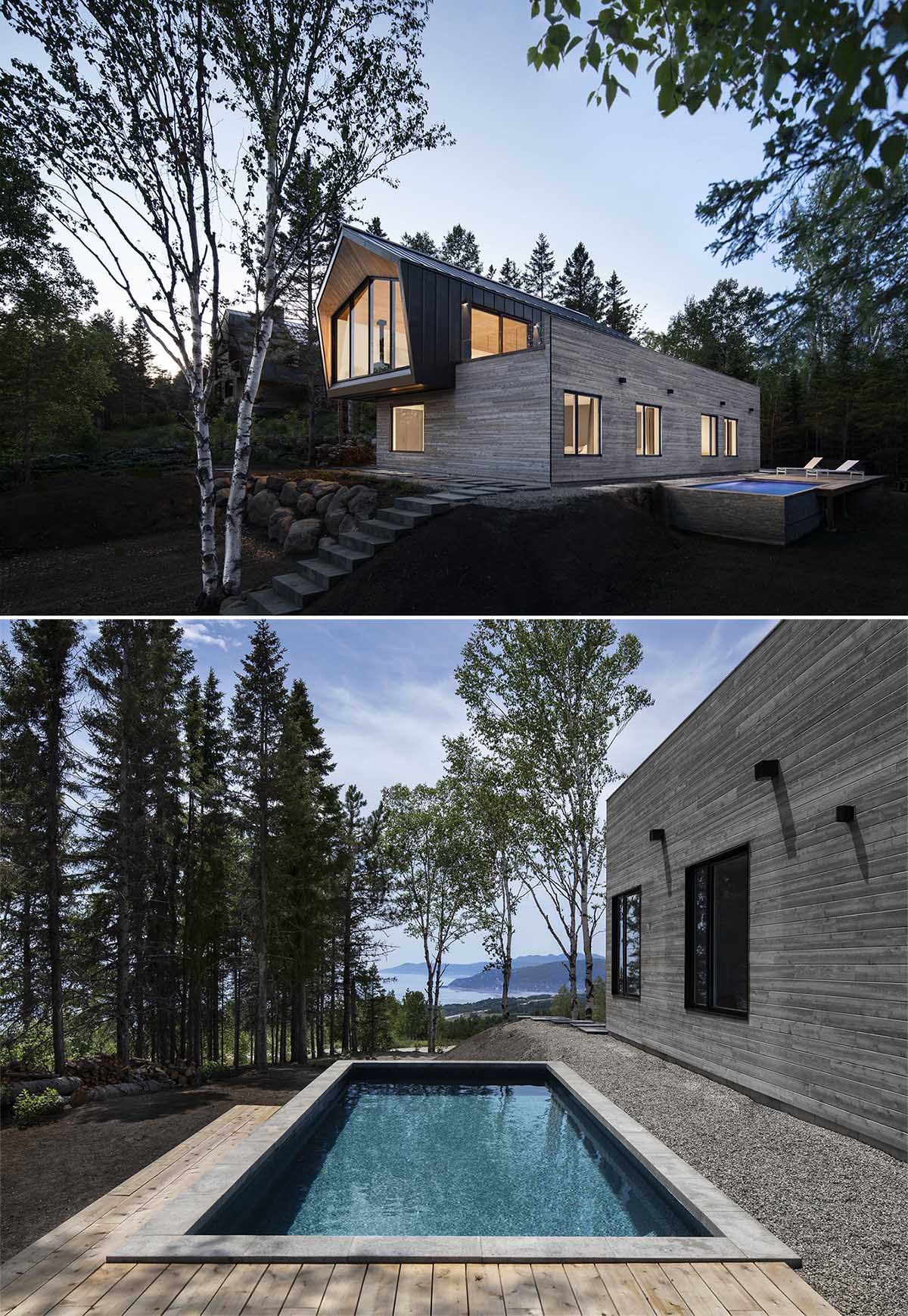 Современный дом с экстерьером из черного металла и дерева и бассейном.