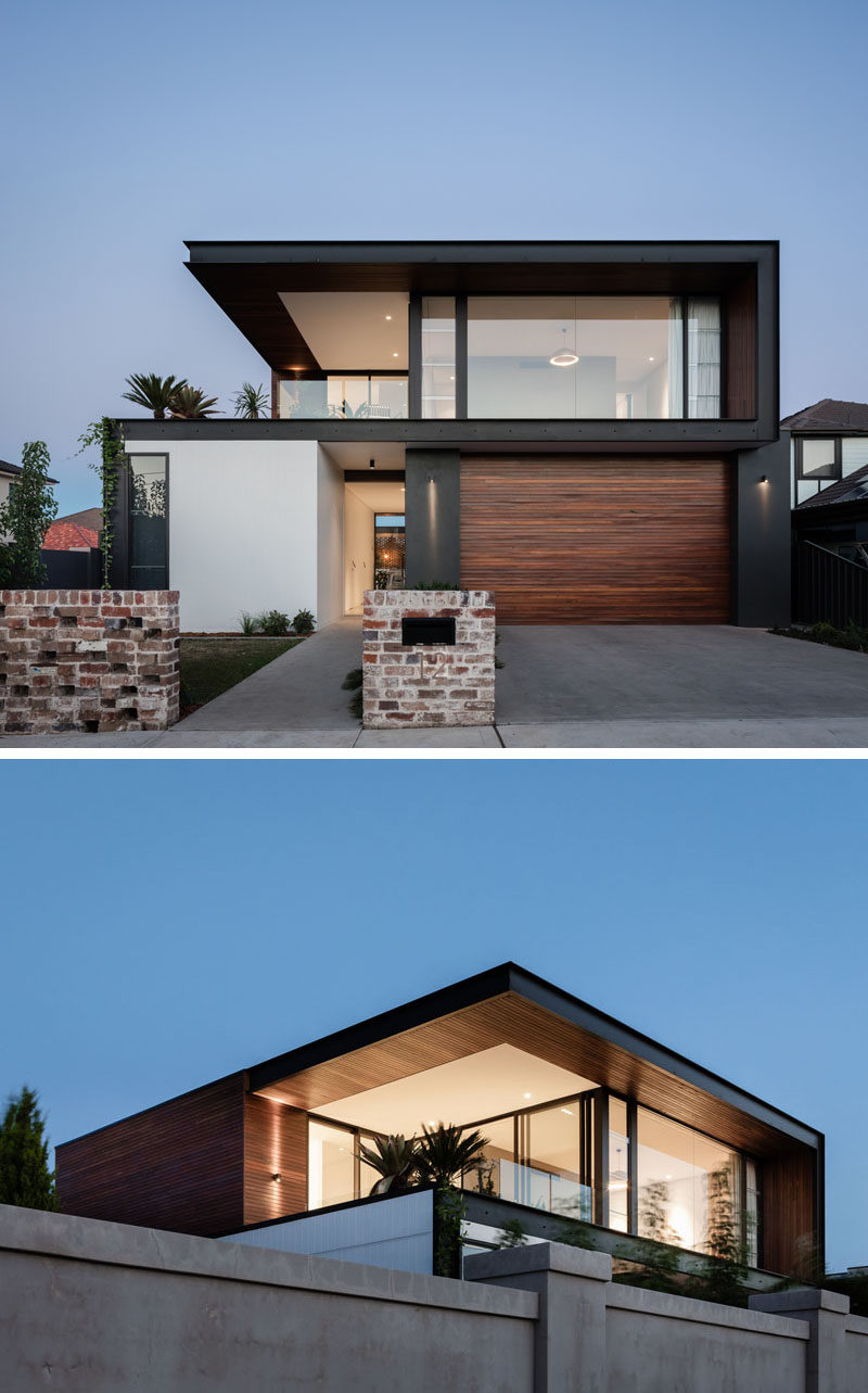 В дизайне дома использовалось сочетание бетона, переработанного кирпича, массивной древесины и черной стали. #ModernHouse #ModernArchitecture