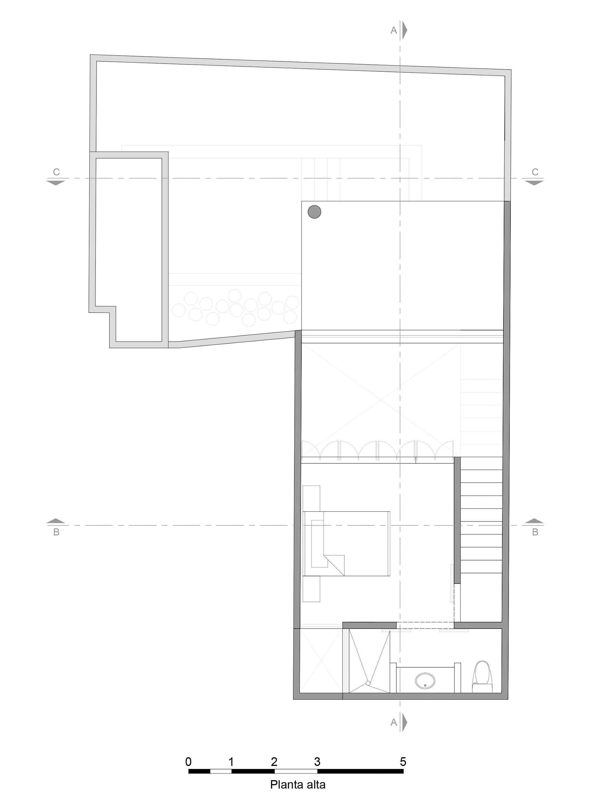 План второго этажа, который включает в себя одноместную спальню и ванную комнату.
