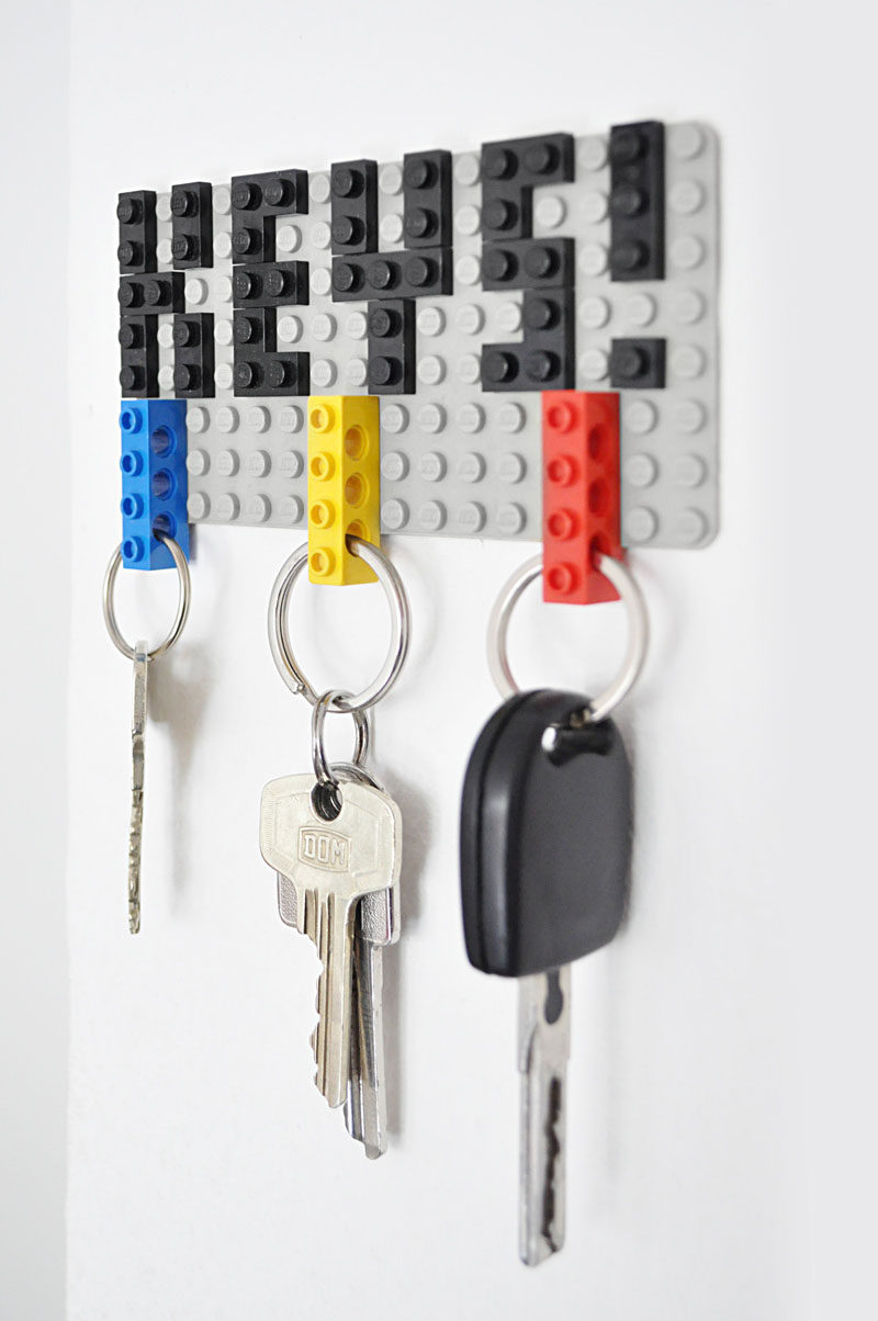 16 держателей для ключей, чтобы держать вас в порядке // Эта креативная брелок для ключей Lego возвращает детские воспоминания и добавляет игривости вашему интерьеру.