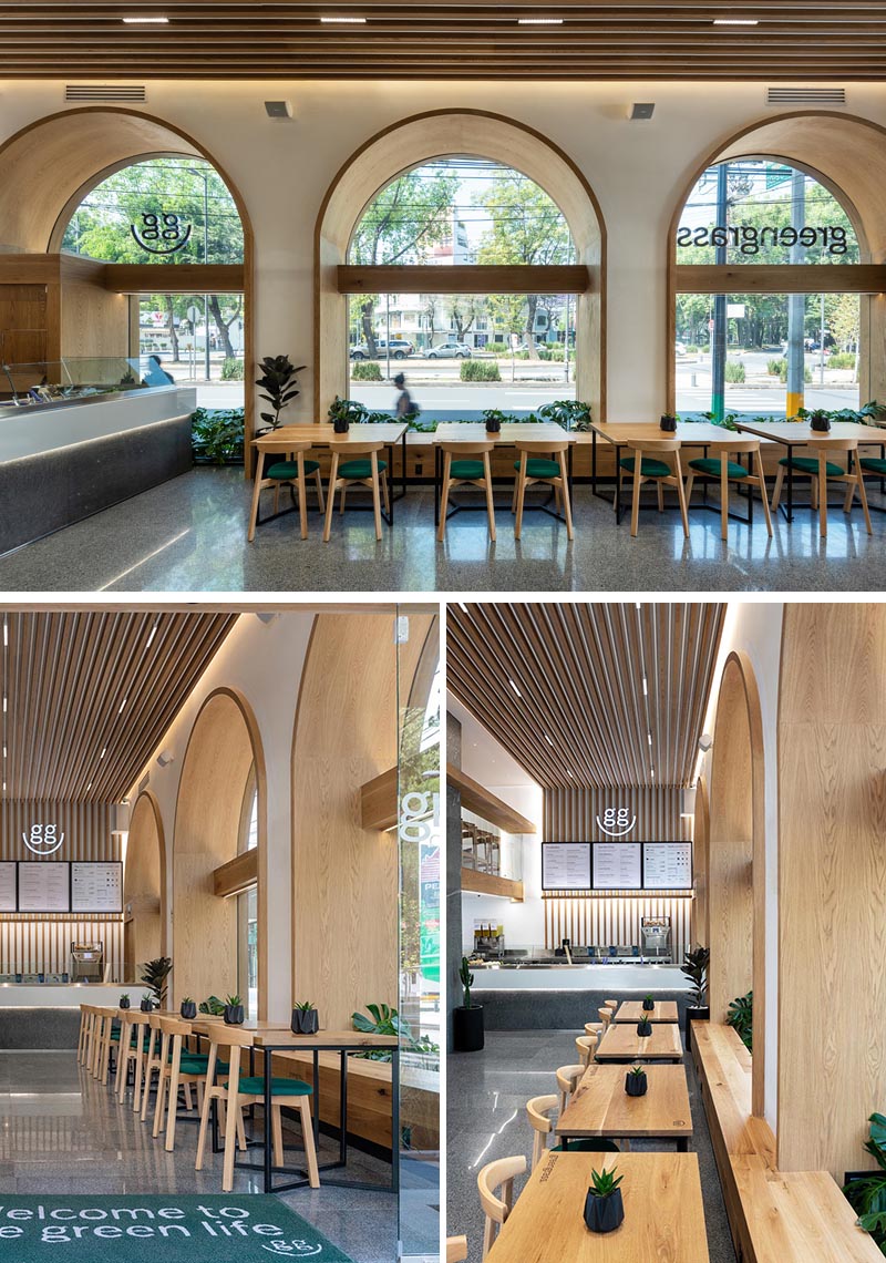 Обшитые деревом арки с соответствующими окнами создают достаточно глубокие ниши, в которых можно разместить растения и скамейку. # РесторанМестные места # РесторанWindows # ИнтерьерДизайн # Деревянные арки # Арочные окна