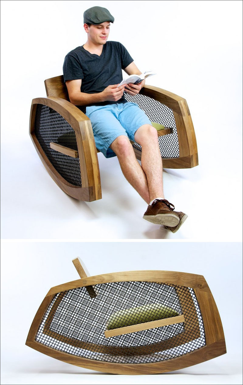 Сиденье этого современного кресла-качалки подвешено между проволочной сеткой по бокам кресла. # МодернКресло # Кресло # СидениеДизайн # МебельныйДизайн