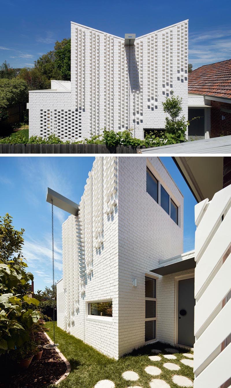 Архитектурная фирма Atelier Red + Black вместе со строителем Kleev Homes недавно завершила строительство современного дома из белого кирпича в Норткоте, пригороде Мельбурна, Австралия. #WhiteBrick #ModernHouse #HouseExtension