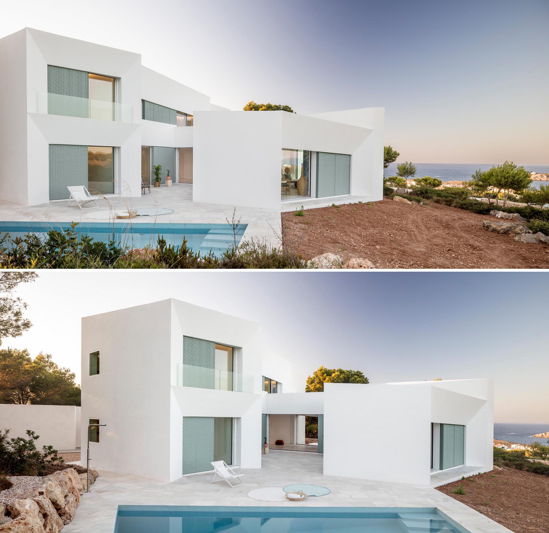 Современный белый дом на острове с перфорированными алюминиевыми экранами пастельно-бирюзового цвета.