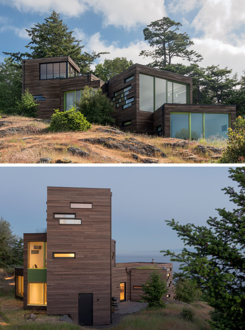 Архитектурная фирма Prentiss + Balance + Wickline спроектировала многоуровневый современный деревянный дом в Фрайдей-Харборе, штат Вашингтон, который закреплен на скалистом склоне. #ModernHouse #ModernArchitecture
