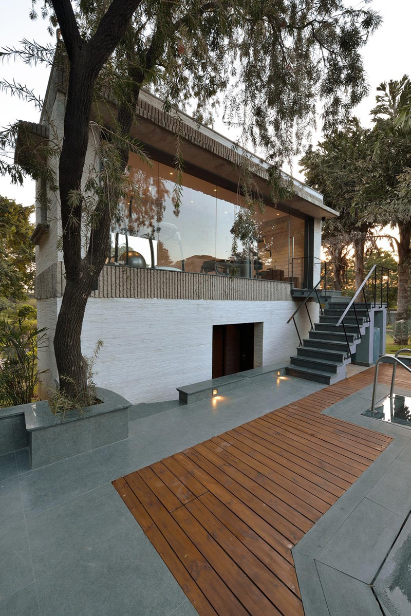 Дом с бассейном от 42 мм архитектуры