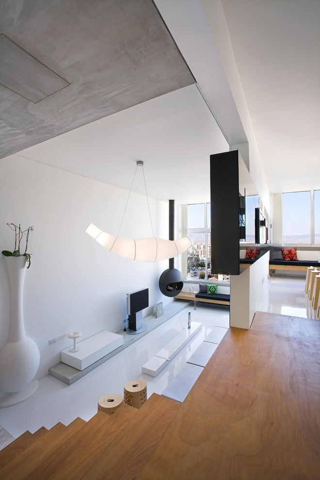 Двухуровневые апартаменты от M.O.B Interior Architects