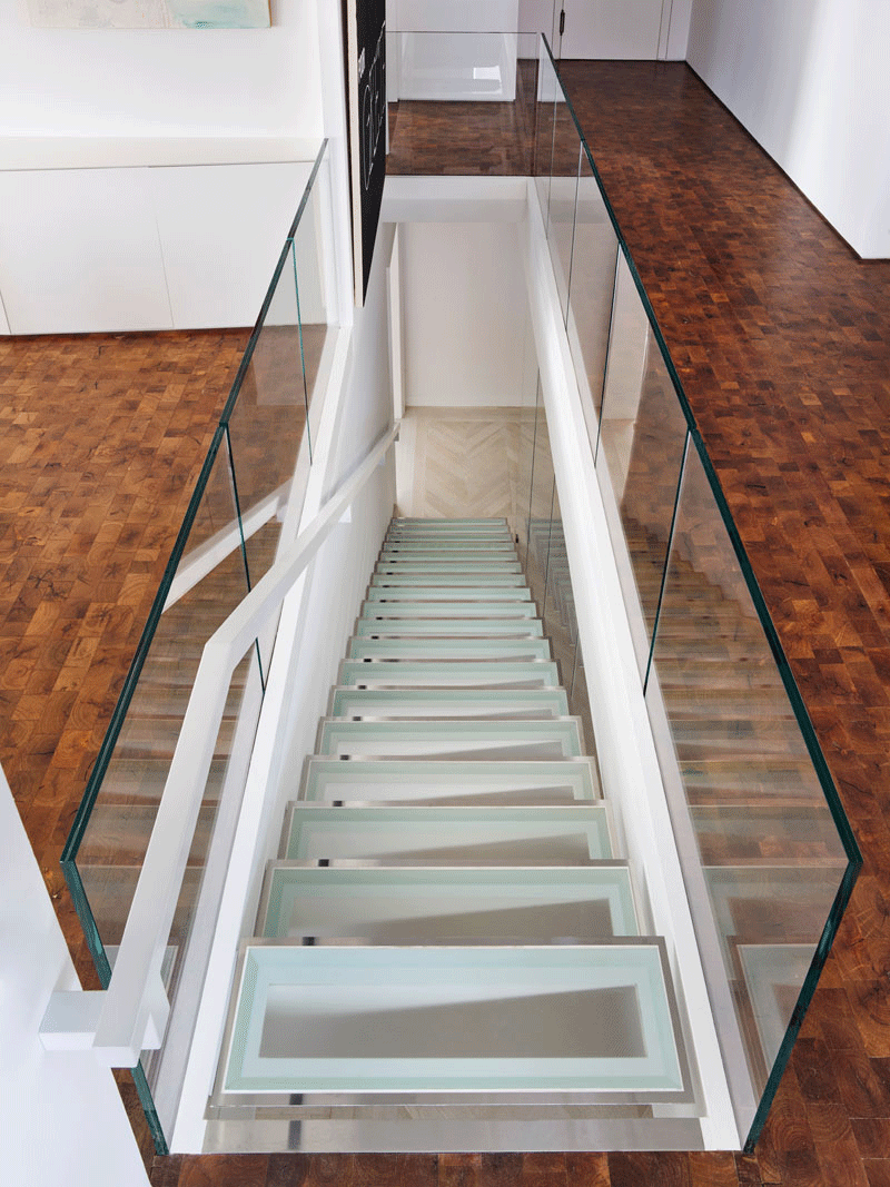 Идея современного дизайна лестницы - эти лестницы были вдохновлены японской складываниями бумаги. 