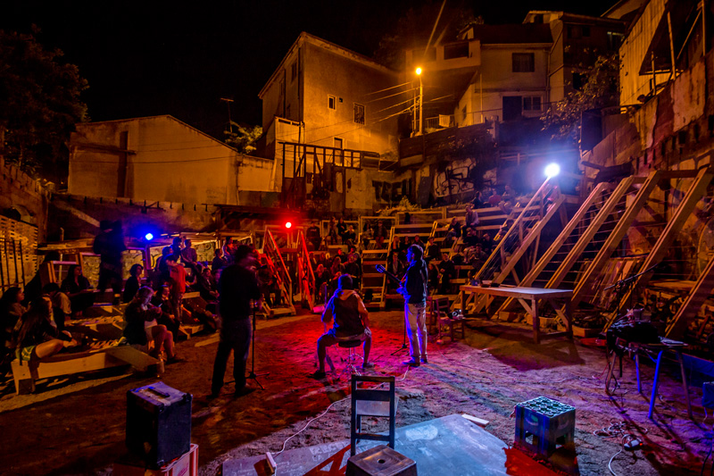 Волна, место для публичных выступлений в Вальпараисо, Чили