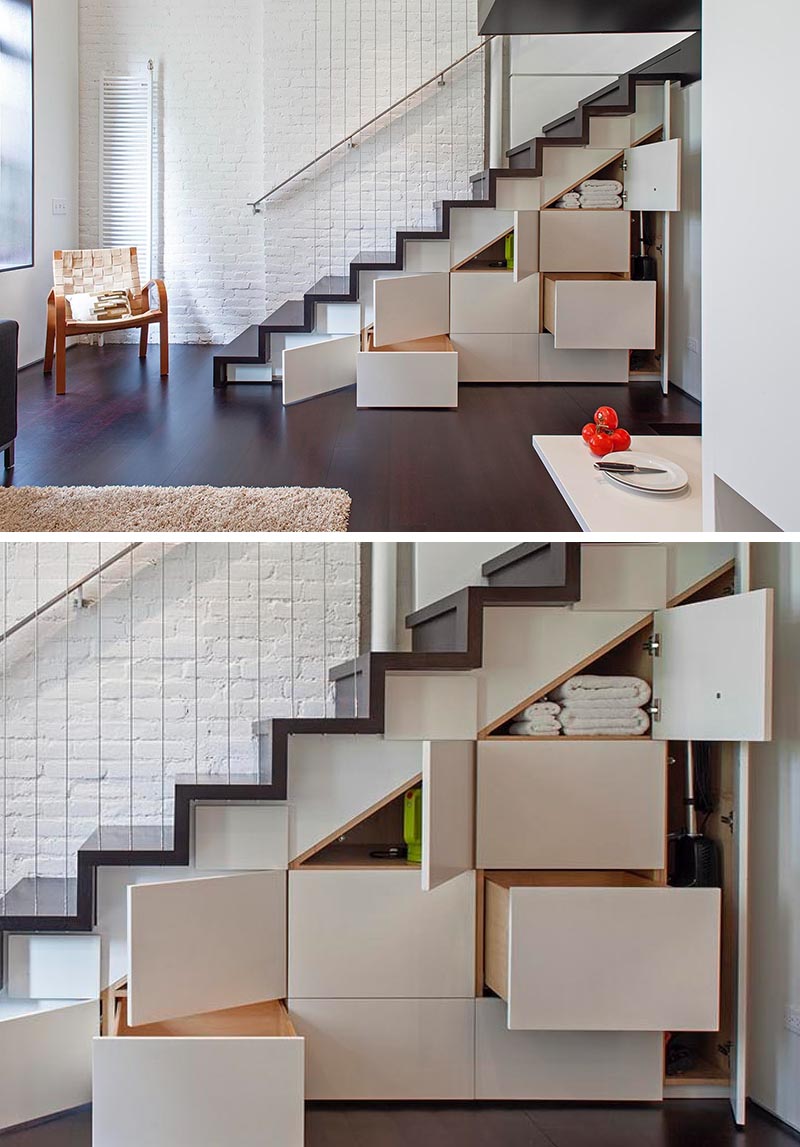 Встроенные шкафы и ящики под этой лестницей добавляют в небольшую квартиру столь необходимые места для хранения вещей.