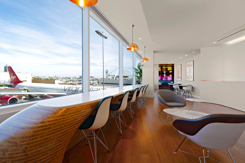 Лос-Анджелес Virgin Atlantic Clubhouse Автор: Slade Architecture & amp; Команда дизайнеров Virgin Atlantic Airways