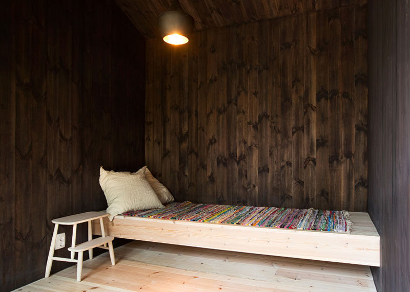 Идея дизайна спальни - 7 способов создать теплую и уютную спальню // Используйте дерево, чтобы добавить тепла в комнату.