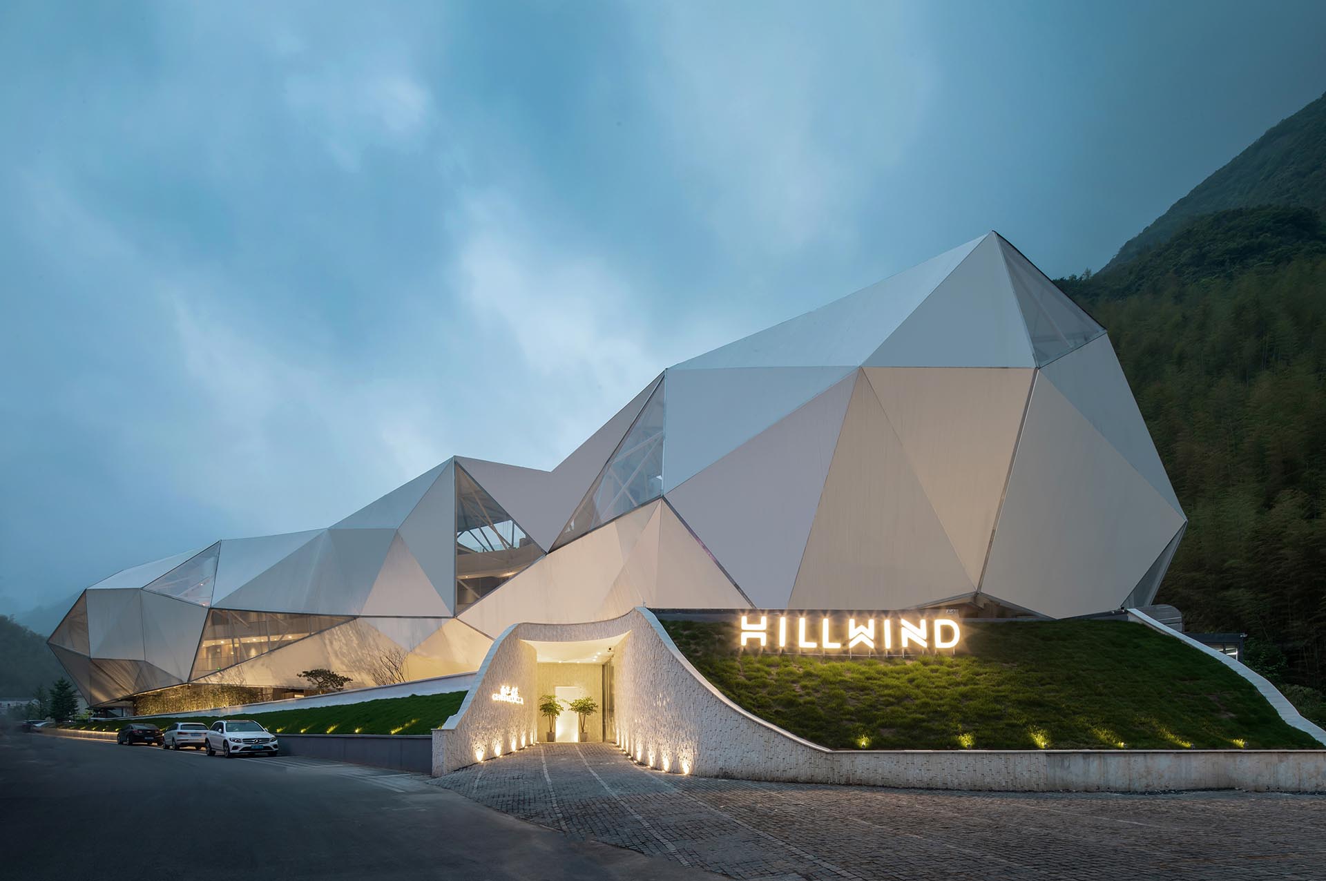 Отель и курорт Hill Wind, спроектированный Хуафанг Вангом